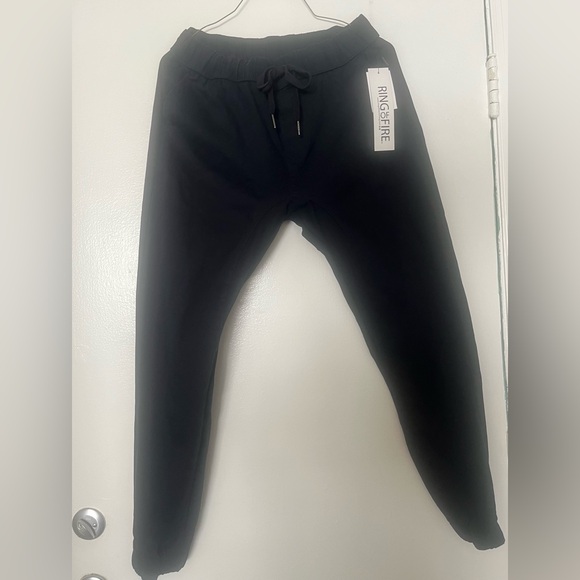 Ring of Fire - Jogger- back and side pockets. - Picture 10 of 16